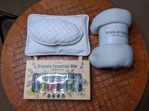 Essential Oils with Bath Pillow and Blanket