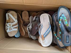 Box of ladies Sandal Shoes in Size 10