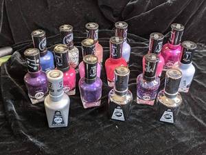 Lot of Sally Hansen Gel Nail Polish