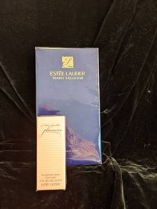 Estee Lauder Pleasures Eau de parfum and Travel Exclusive Makeup NIB