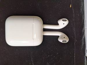 Apple AIrpods Open Box Never Used
