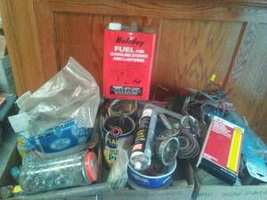 Vintage Holiday can, oil can & more.
