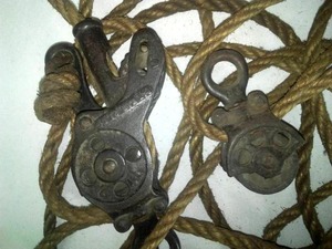 Block  tackle 2 double pulleys with rope.