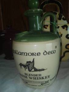 6 teapots & cookie jar.