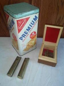 Saltine Galleta�s Tin, music box and more.