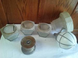 Vintage Retro lighting globes and fixtures. (4)