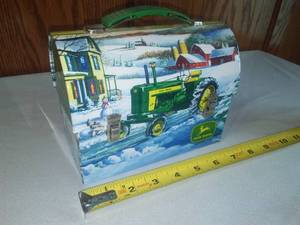 John Deere Lunch Bucket � Perfect.