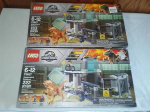 2 Lego sets. Jurassic Park.   # 75927 $ 70 valve.