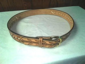New Leather belt. Size 36, hand tooled and dyed, 100 % full grain cowhide.