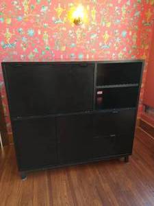 Bar or hutch