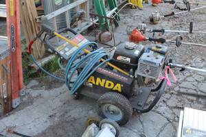 lot 721 image: Landa Pressure Washer PG4-3500 3500-PSI 13-HP