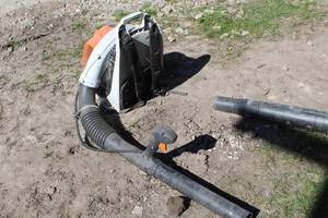 lot 726 image: Stihl Gas Backpack Blower BR 350  with 63cc Engine