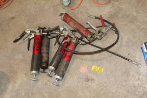 lot 820 image: Lot of (5) Grease Guns