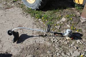 lot 734 image: Echo Gas Trimmer GT-200R