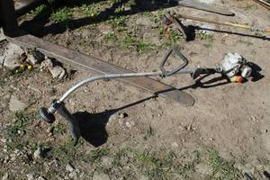 lot 735 image: Echo Gas Trimmer GT-2400
