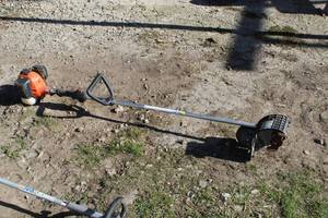 lot 743 image: Echo Gas Edger BRD-280