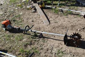lot 742 image: Stihl Gas Trimmer KM 131 R