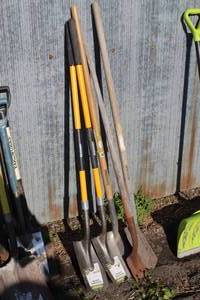 lot 774 image: Lot of (5) Trenching Spades