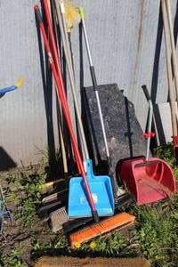 lot 782 image: Lot of (13) Hand Tools  - Push Brooms, Dust Pans