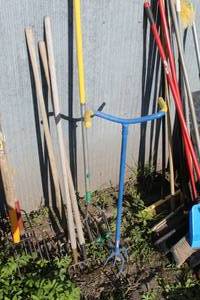 lot 783 image: Lot of (5) Garden Cultivator