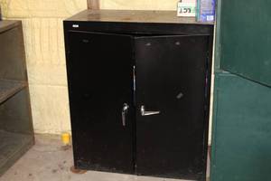 lot 833 image: Metal Storage Cabinet 2-door 2-shelf 36Wx18Dx42H