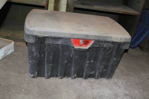 lot 836 image: Plastic Pro Tuff Box 36Lx22Wx25H