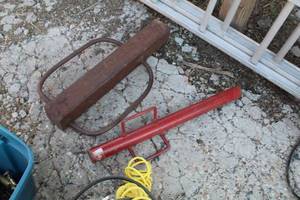 lot 851 image: Lot of (2) Post Drivers