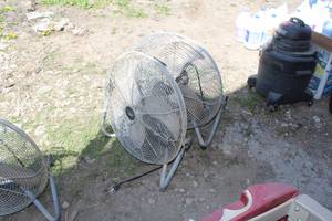 lot 861 image: Lot of (2) Xtreme Garage High Velocity Floor Fan 20