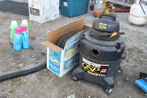 lot 863 image: Shop-Vac QSP Shop Vacuum 8-Gallon  with Extra Hoses