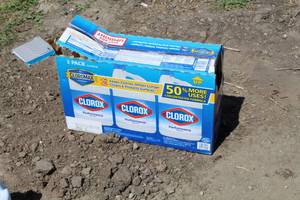 lot 865 image: Lot of (3) Clorox Bleach 3.78-Quart Plastic Bottles (new in box)