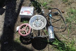 lot 872 image: Lot of (4) Heater Accessories  - Performance Tool HeaterDefroster 12V (in box), K&H De-Icer, Grill Burner Unit, Torch Wand