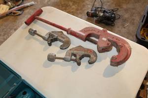 lot 888 image: Lot of (3) Pipe Cutters