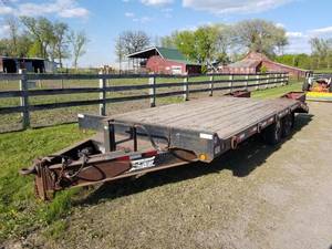 lot 711 image: 1998 Towmaster T-10LS Dual Axle Trailer 21-12L