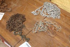lot 903 image: Lot of (3) Chain with Hook Ends