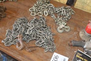 lot 905 image: Lot of (2) Chain with Hook Ends