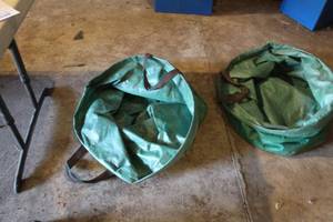 lot 954 image: Lot of (2) Bosmere Leaf Bags