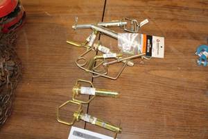 lot 916 image: Lot of (Approximately 10) Hitch Pins (new)