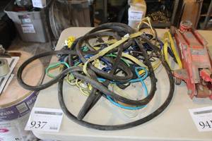 lot 937 image: Lot of Bungee Cords