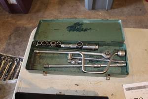 lot 970 image: Socket Set and Ratchet  12-Drive  with Metal Case