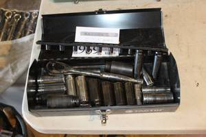 lot 969 image: Socket Set and Ratchet  12-Drive  with Metal Case