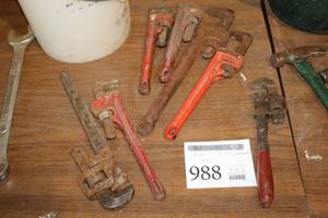 lot 988 image: Lot of (Approximately 7) Pipe Wrenches (in bucket)