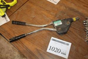 lot 1020 image: Marson Big Daddy Riveter 39031