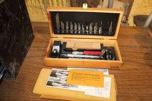 lot 1009 image: Exacto Knife Set  with Wood Case