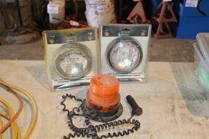 lot 1036 image: Lot of (3) Trailer Lights