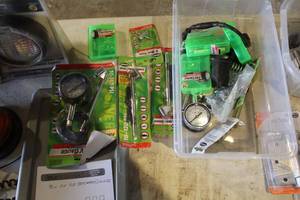 lot 1038 image: Lot of Tire Pressure Gauges