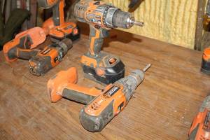 lot 1056 image: Lot of (2) Ridgid 18V Cordless Drill R86008  12