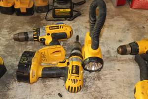 lot 1061 image: Lot of (3) DeWalt 18V Cordless Tools  - 12 Hammerdrill DC925, 12 hammerdrill DW988, Snake Light Flashlight and One Battery