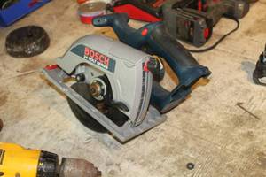 lot 1064 image: Bosch 24V Cordless Circular Saw
