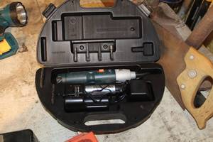 lot 1068 image: Black & Decker Versa Pak Interchangeable Battery System  with Case