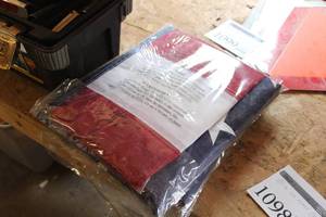 lot 1098 image: Lot of (2) U.S.A Flags 10Lx6H (new)